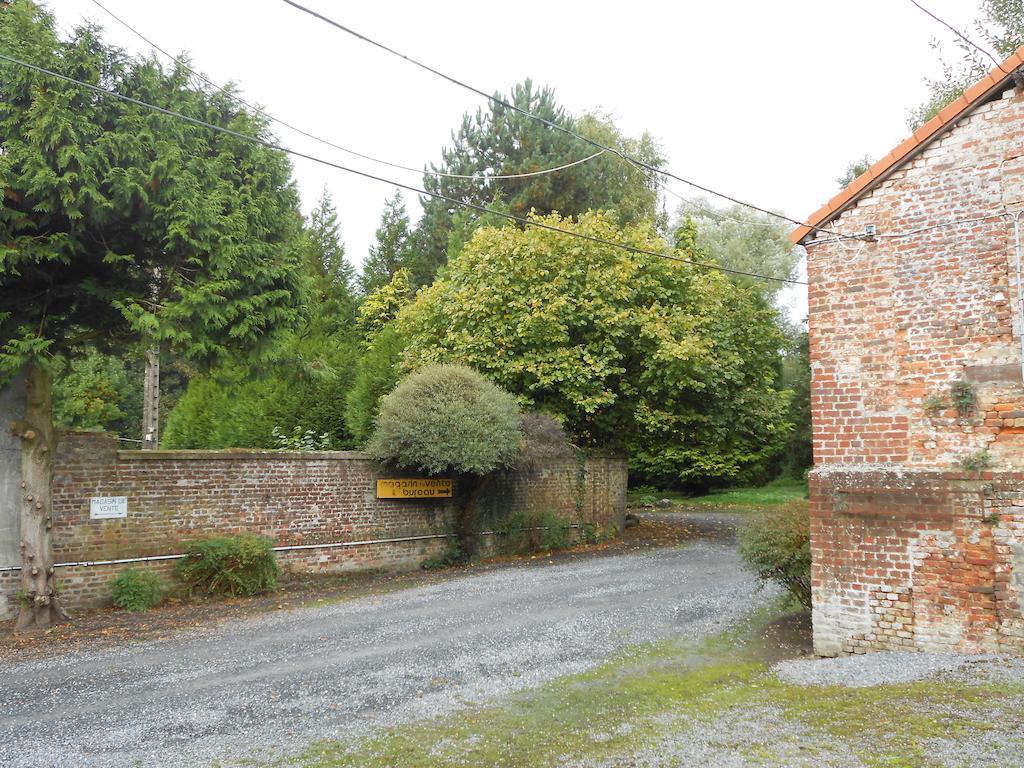 Apartamento Le Gite Pien Wignehies Exterior foto